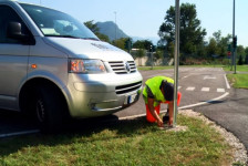 Demontage flexibles Verkehrsschild